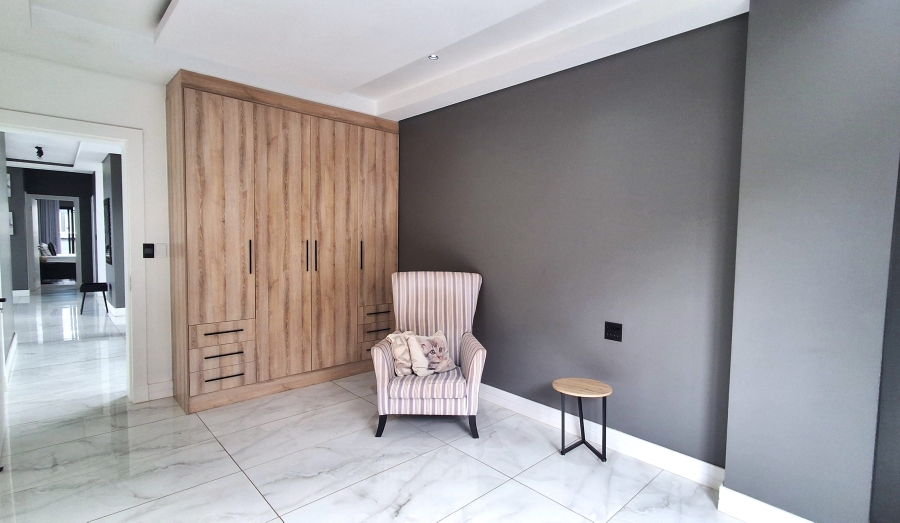 6 Bedroom Property for Sale in The Islands Estates North West